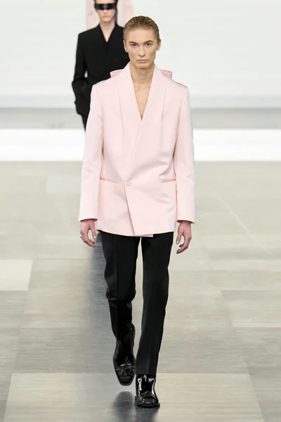 Look 4